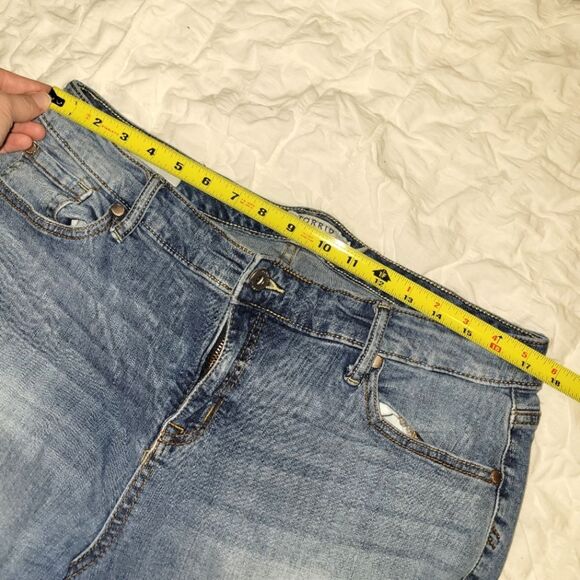 Torrid Girlfriend High Rise Jeans 18 - Picture 6 of 12